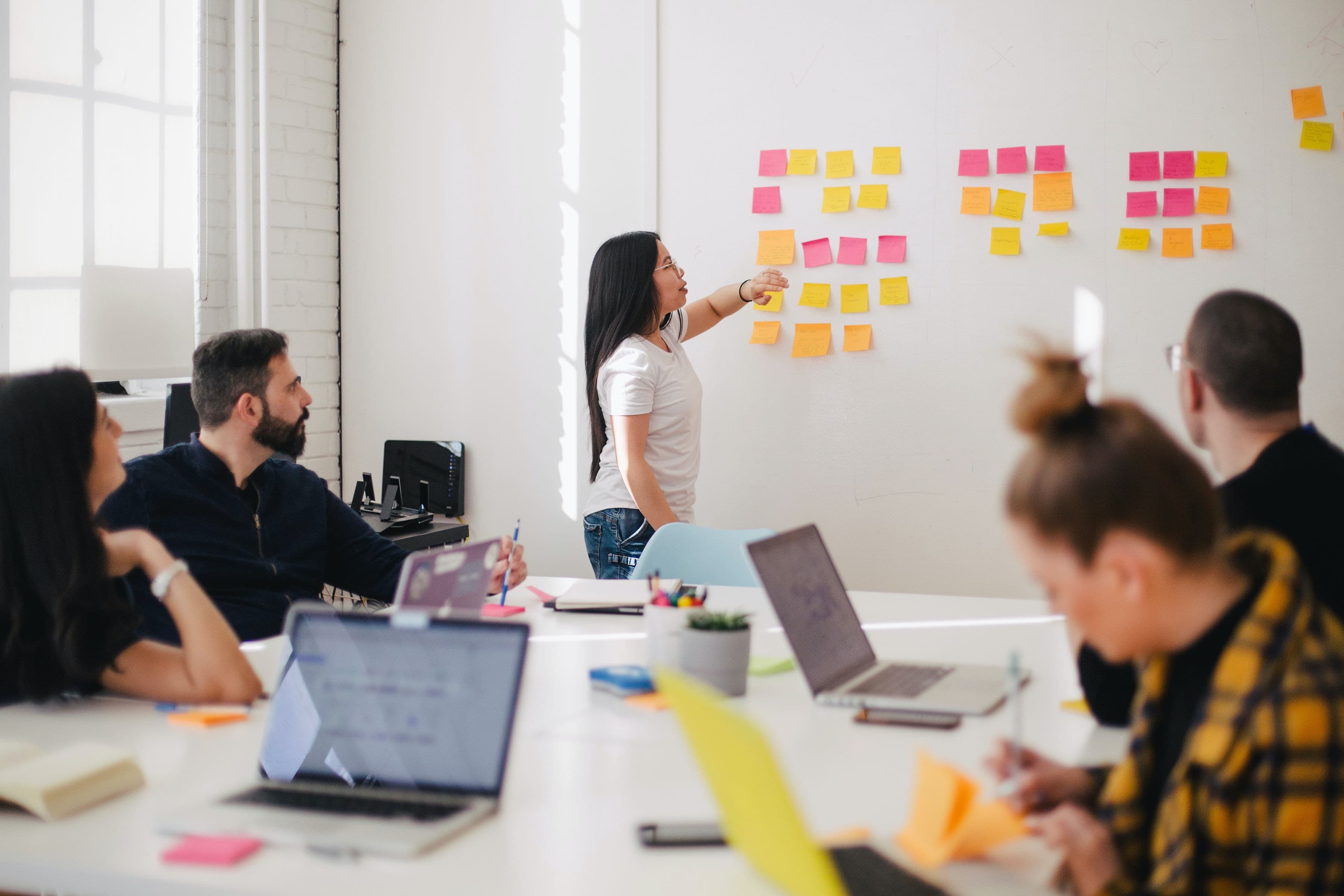 Building an Online Presence for Your Craft Store: Website and E-commerce Tips